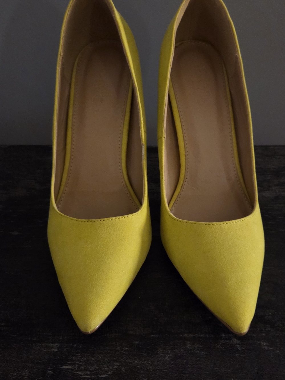 New FUN! Charlotte Russe Yellow Pointed-Toe Pumps